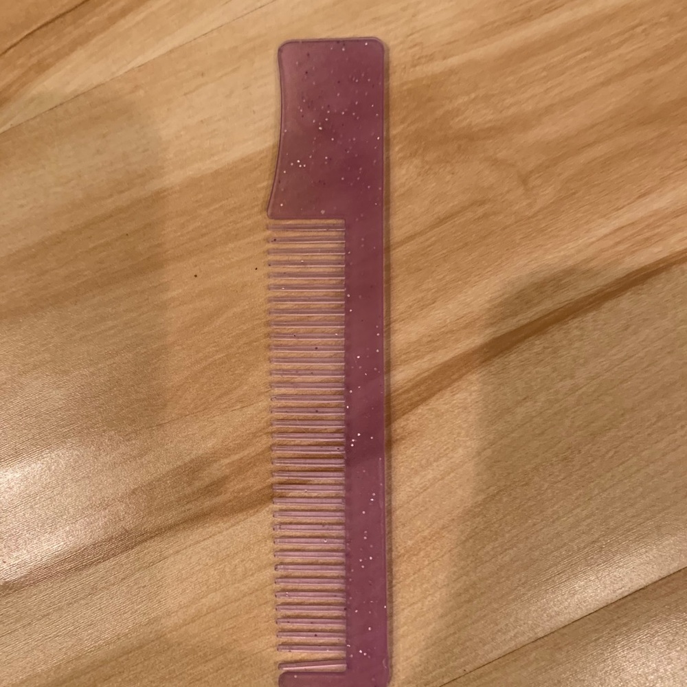 Small purple plastic comb-New!